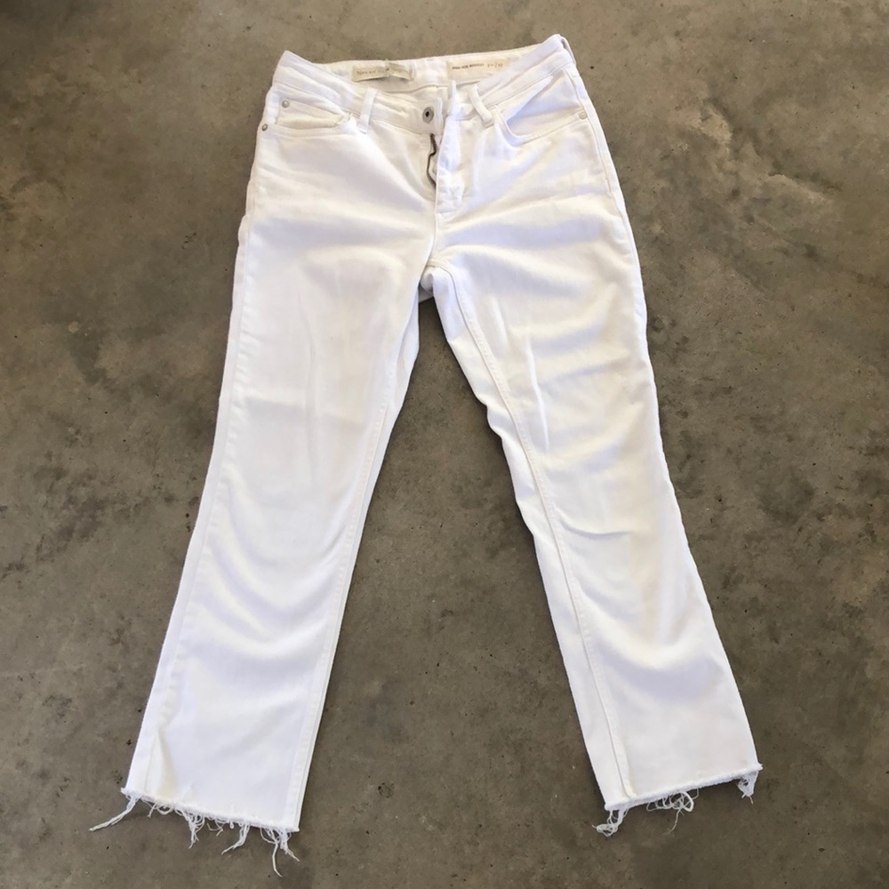 Pilcro white strait leg jeans 28